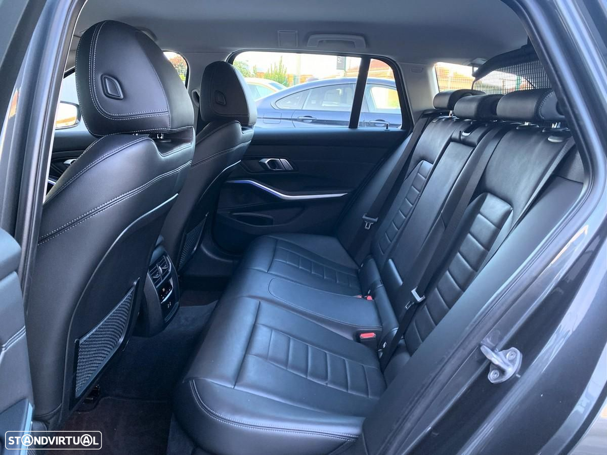 BMW 320 i Touring Line Sport - 33