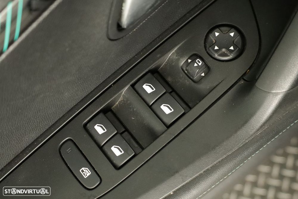 Peugeot 2008 1.2 PureTech Allure Pack - 18