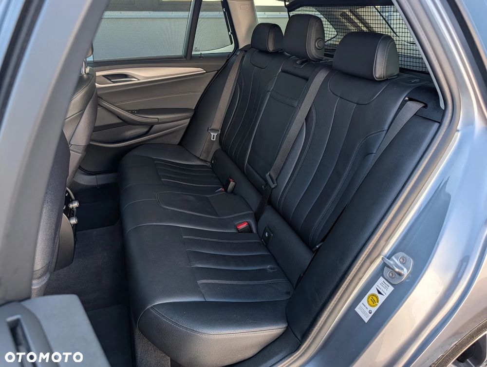 BMW Seria 5 530d xDrive Sport Line - 24