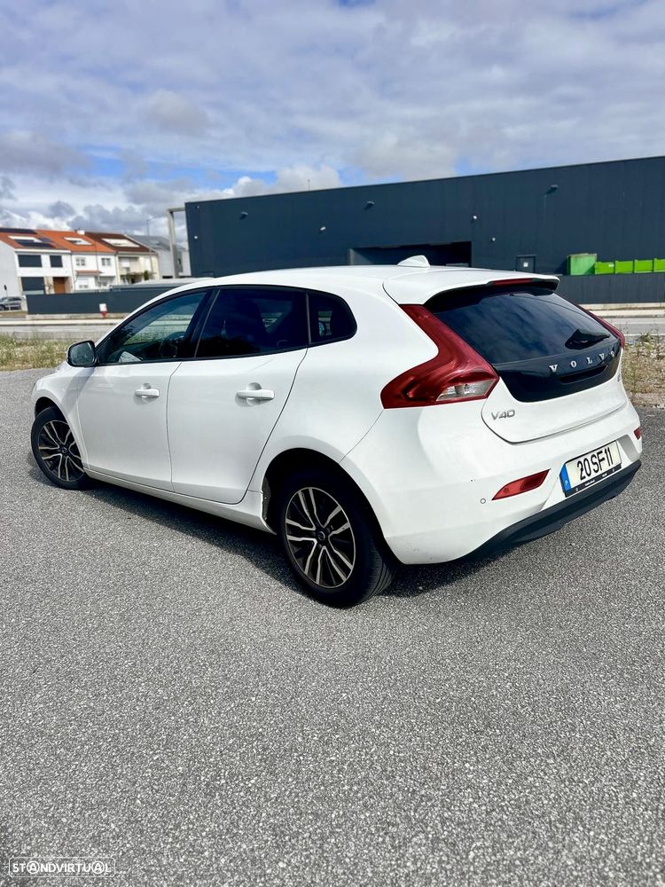 Volvo V40 2.0 D2 Momentum - 5