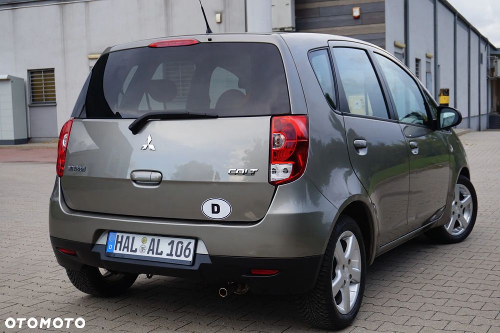 Mitsubishi Colt - 16