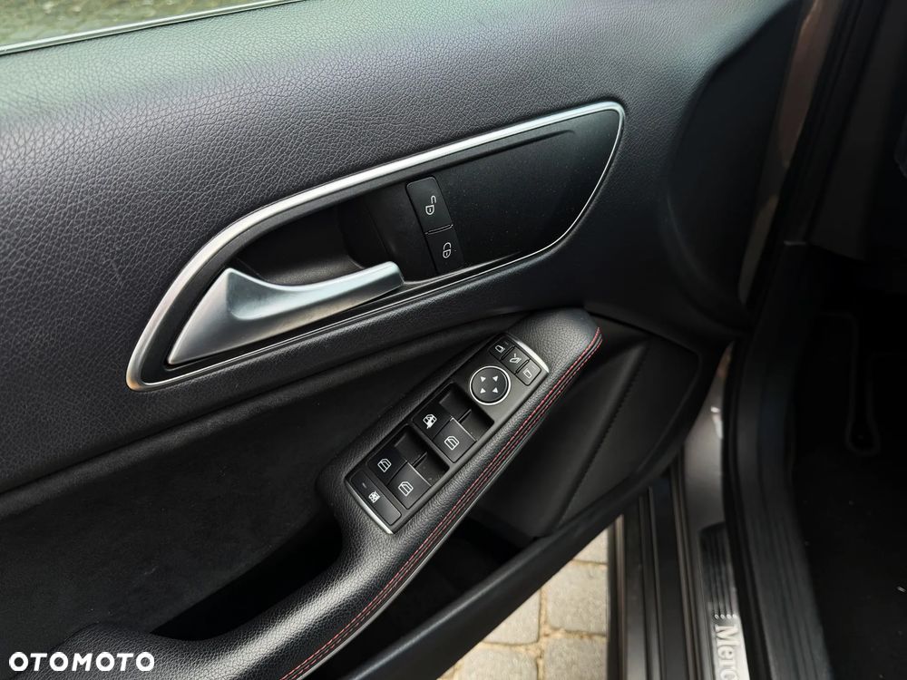 Mercedes-Benz Klasa A 180 (BlueEFFICIENCY) 7G-DCT - 24