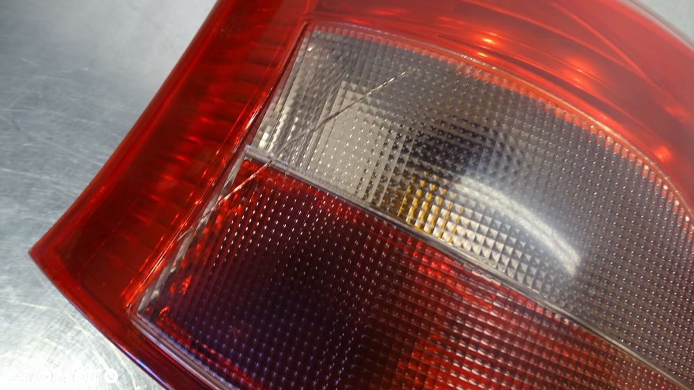 LAMPA LEWA TYLNA TOYOTA YARIS II 1.0 - 2