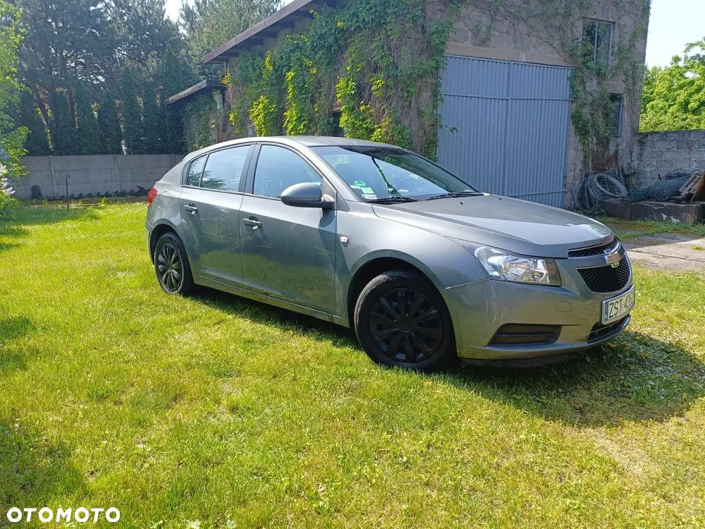 Chevrolet Cruze 1.6 LS+ - 2