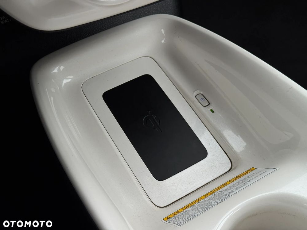 Toyota Prius 1.8 Hybrid Premium - 36