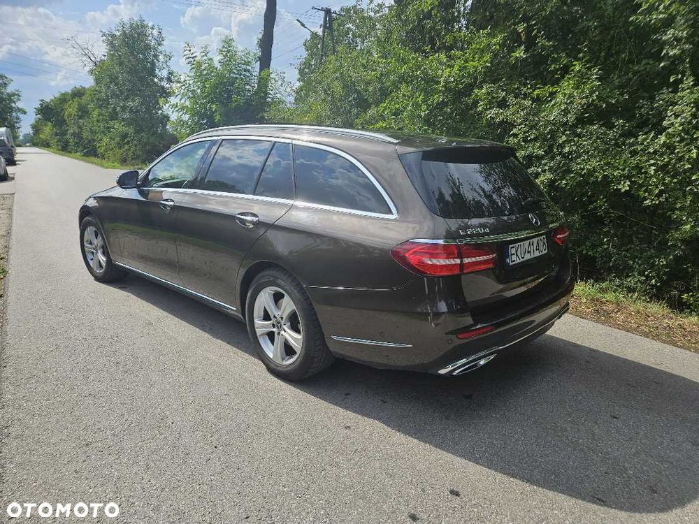 Mercedes-Benz Klasa E 220 d 9G-TRONIC Exclusive - 10