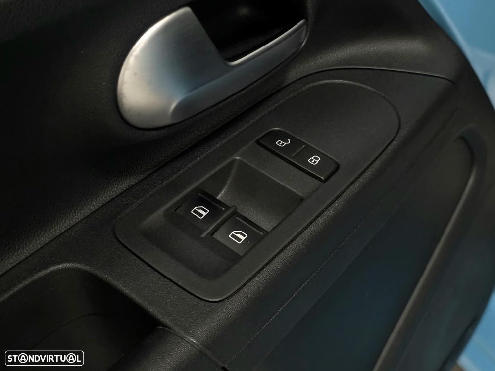 VW Up! 1.0 Move Color - 10