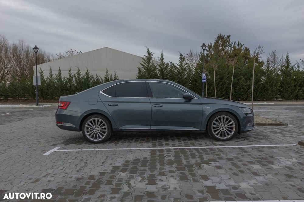 Skoda Superb 2.0 TDI 4X4 DSG L&K - 11