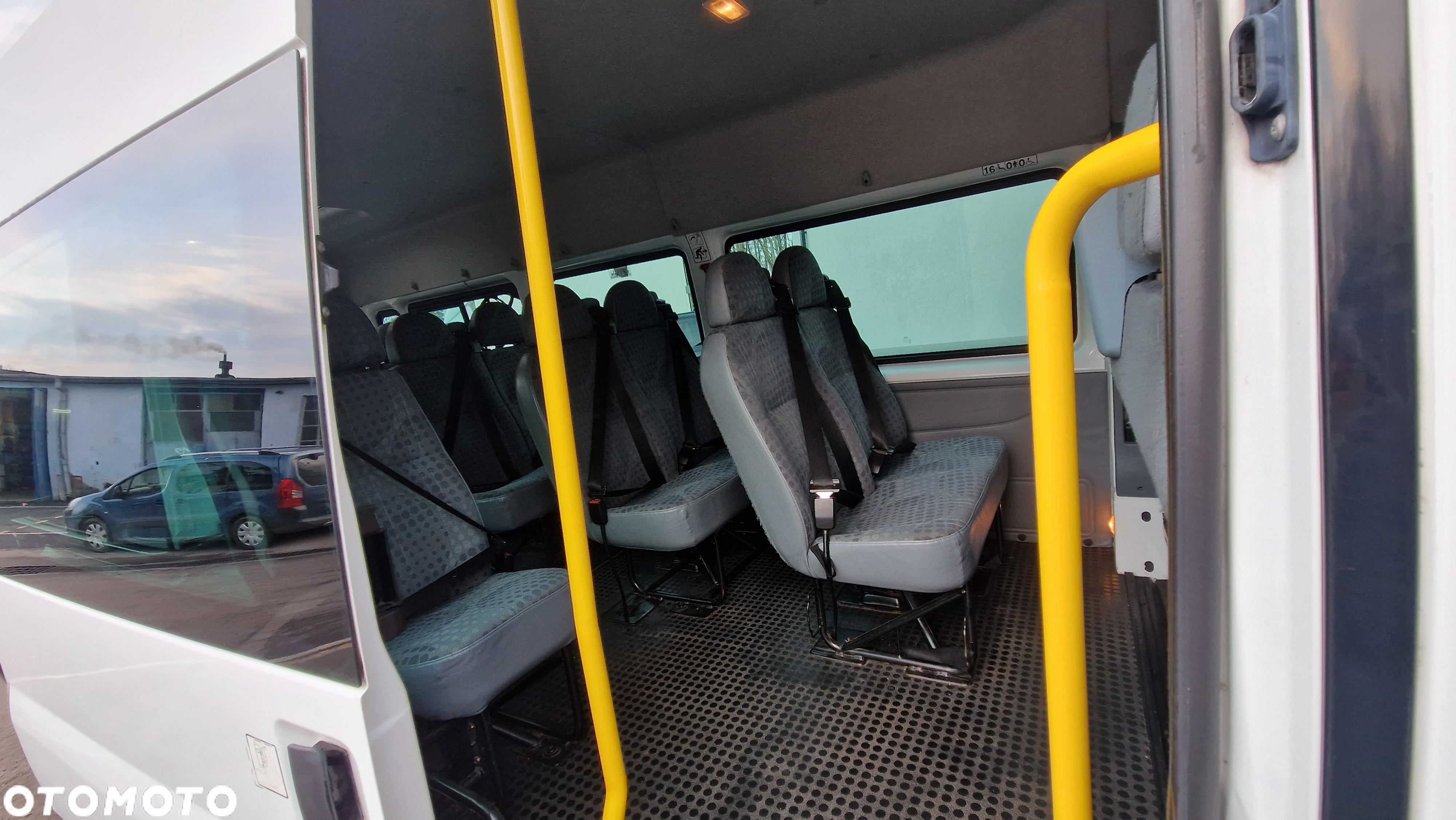 Ford TRANSIT AUTOBUS 17 OSÓB MINIAUTOBUS MIKROBUS KLIMA WEBASTO BLIZNIAKI - 17