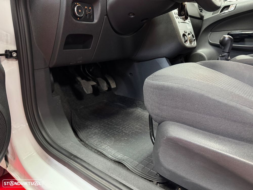 Opel Corsa 1.3 CDTI - 21