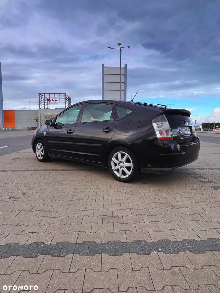 Toyota Prius - 3
