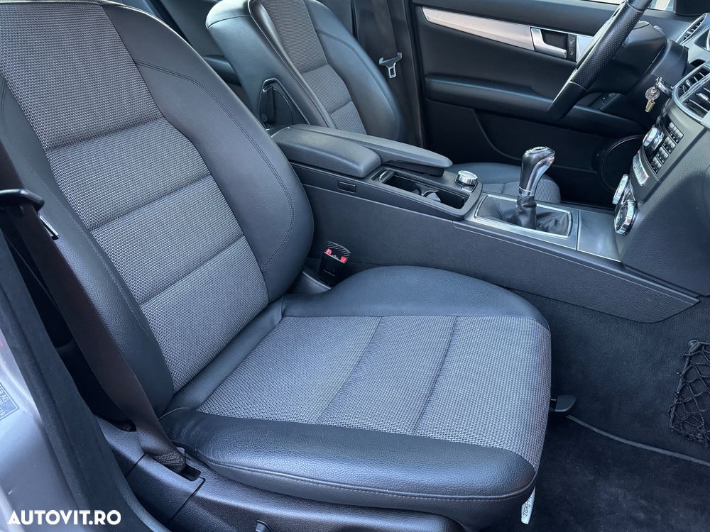 Mercedes-Benz C - 16