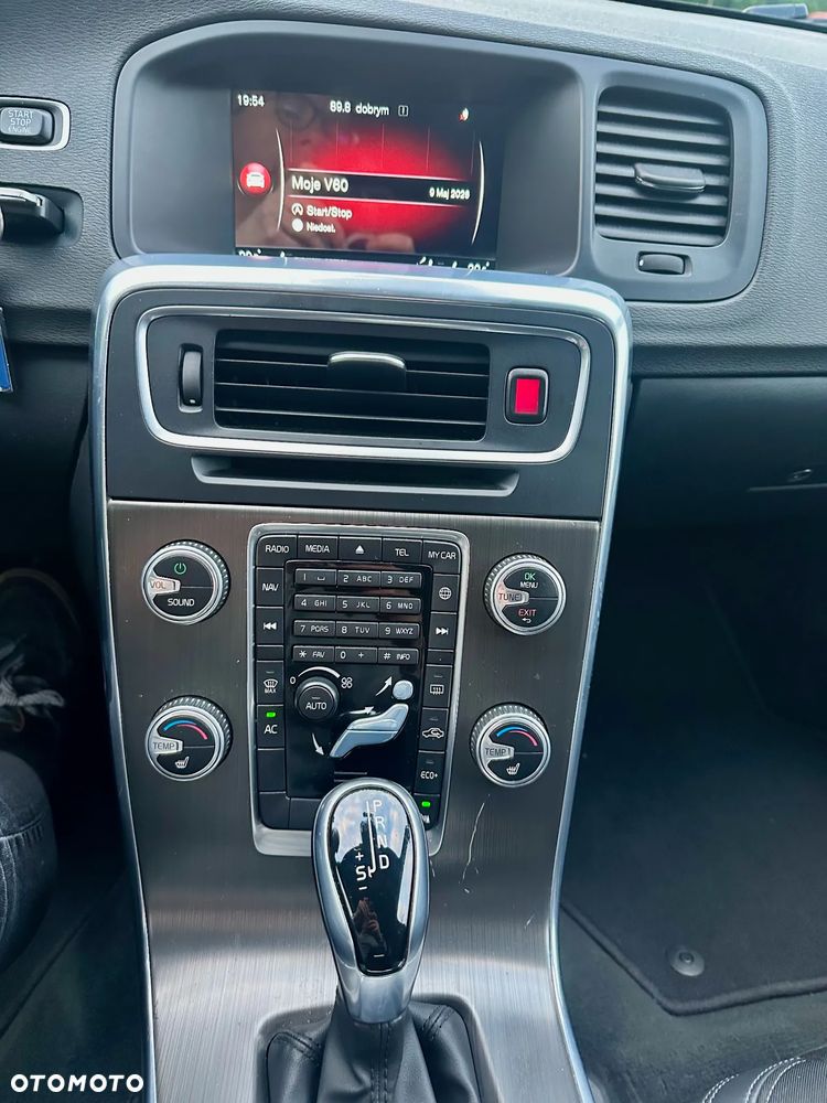 Volvo V60 D4 Drive-E Momentum - 11