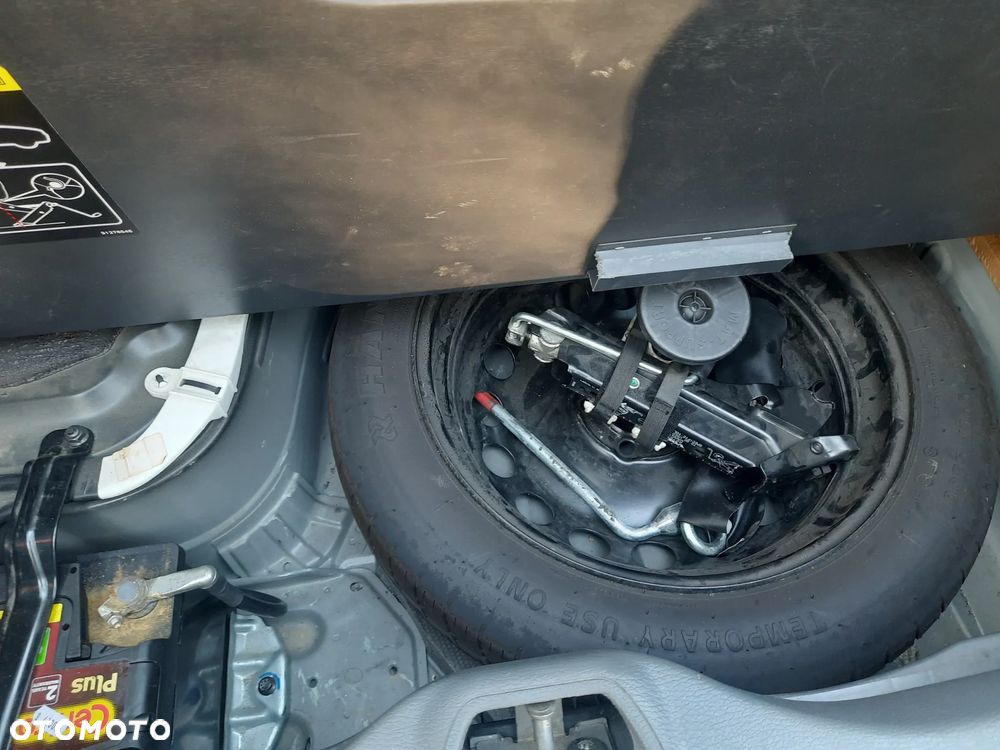 Volvo S60 2.4 Kinetic - 12