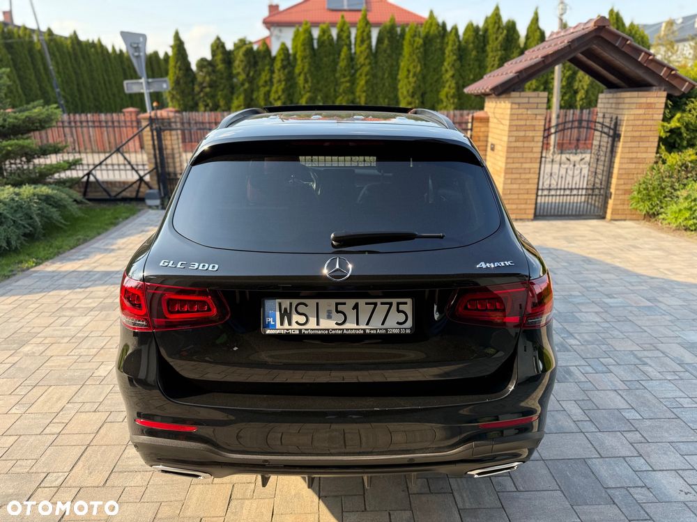 Mercedes-Benz GLC 300 4Matic 9G-TRONIC AMG Line Plus - 34