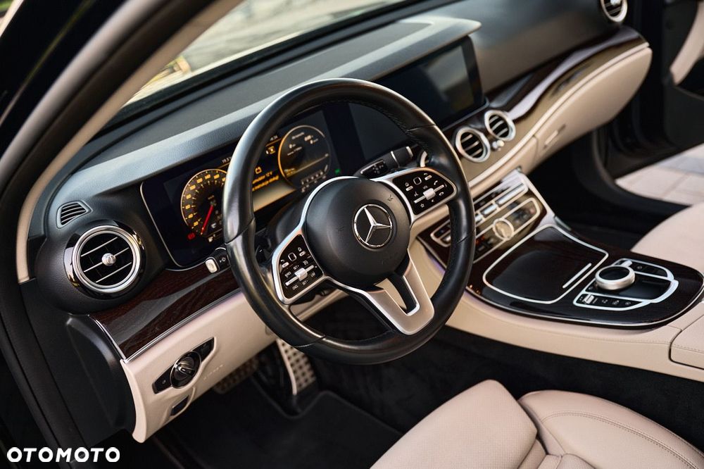 Mercedes-Benz Klasa E 220 d 9G-TRONIC - 3