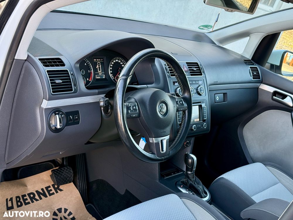 Volkswagen Touran 2.0 TDI DPF DSG Cross - 16