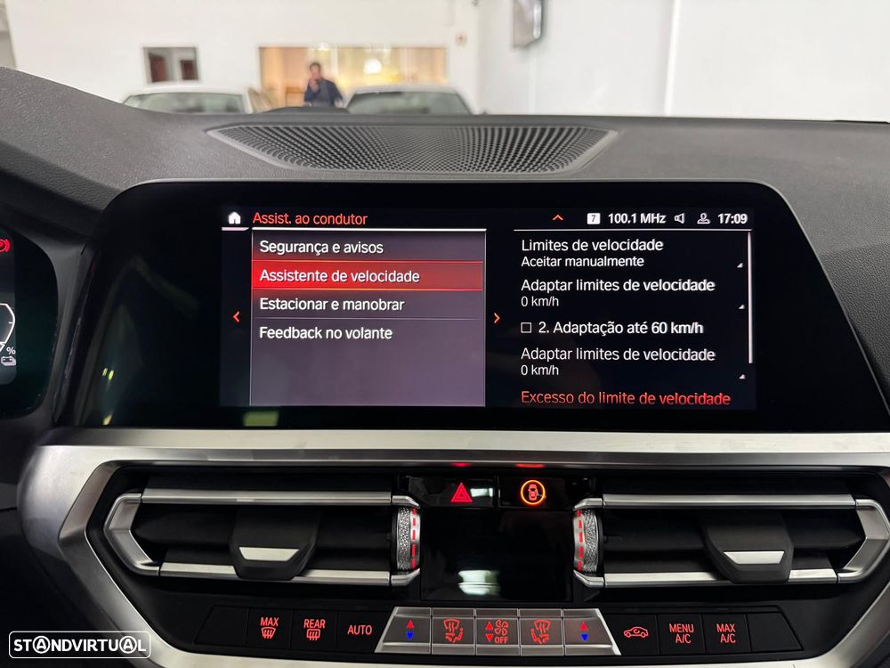 BMW 330 e Pack M Auto - 41