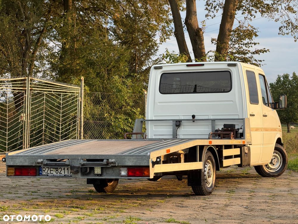 Mercedes-Benz Sprinter - 5