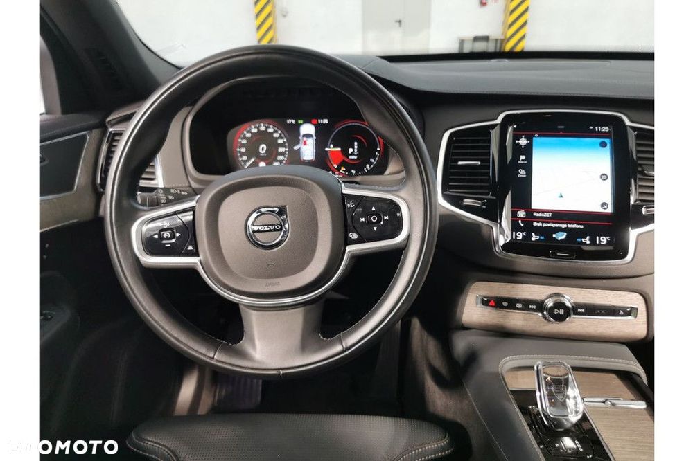 Volvo XC 90 - 8