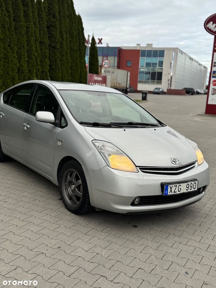 Toyota Prius - 3