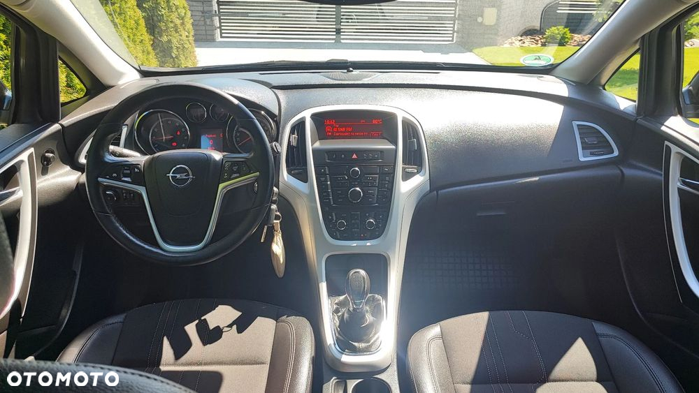 Opel Astra 1.4 Turbo 150 Jahre - 24