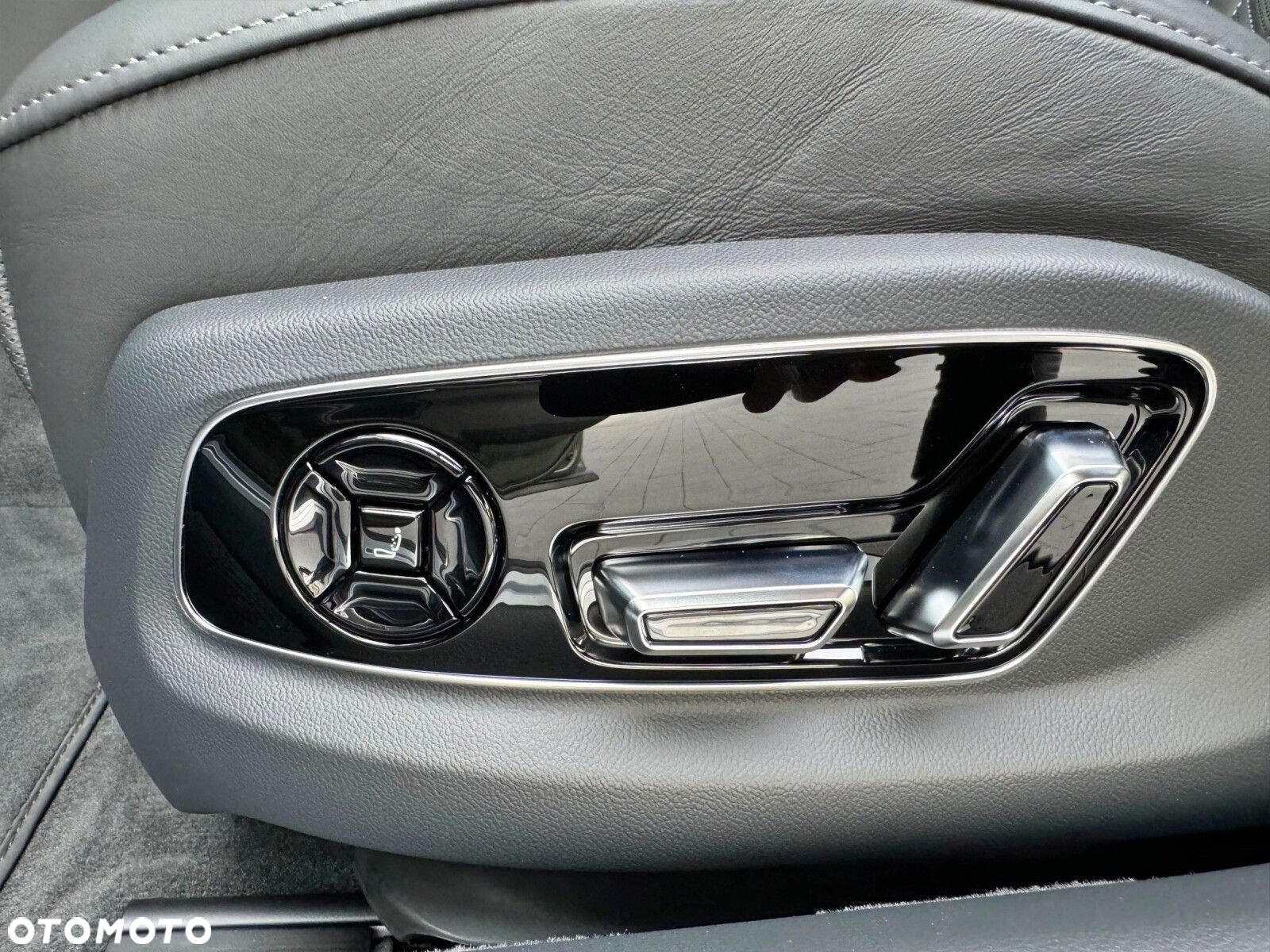 Audi A8 - 12