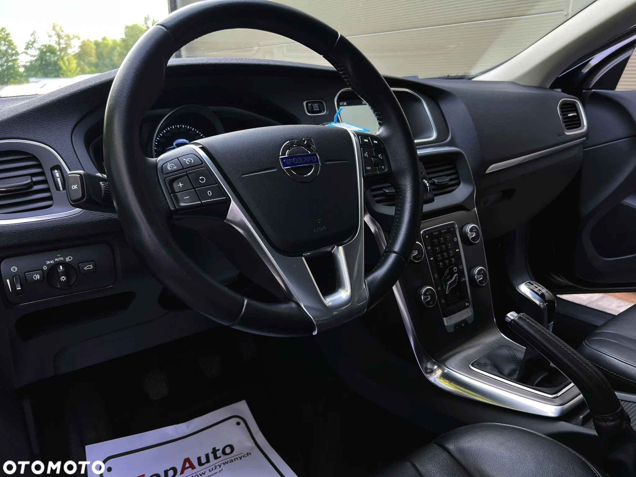 Volvo V40 D2 Drive-E Momentum - 29