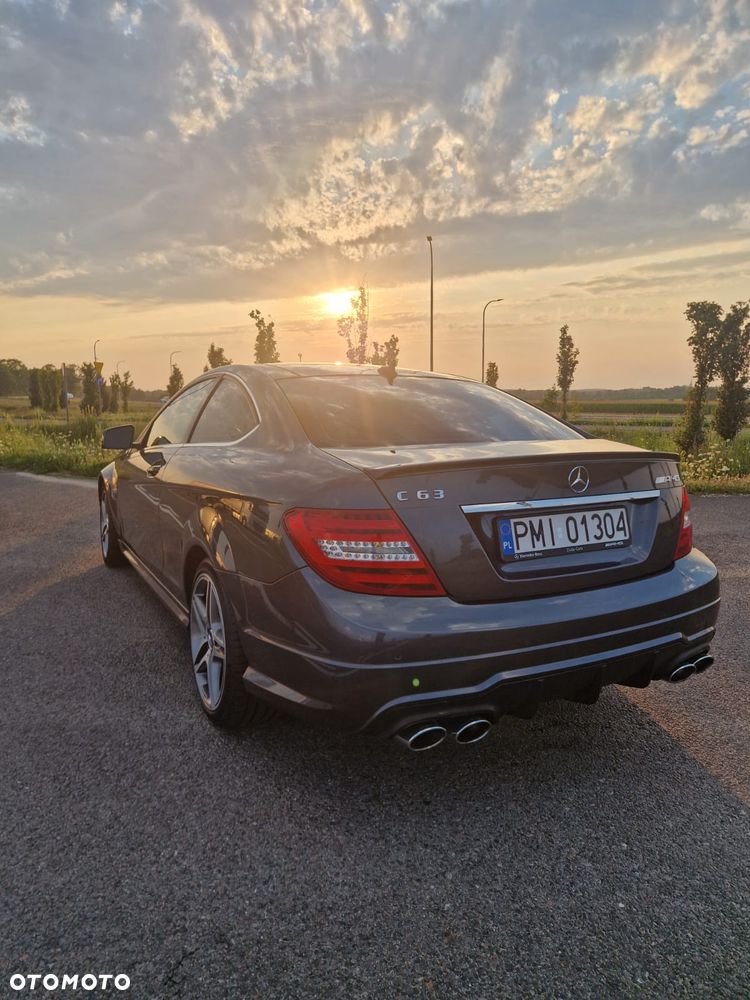 Mercedes-Benz Klasa C 63 AMG AMG SPEEDSHIFT MCT - 13
