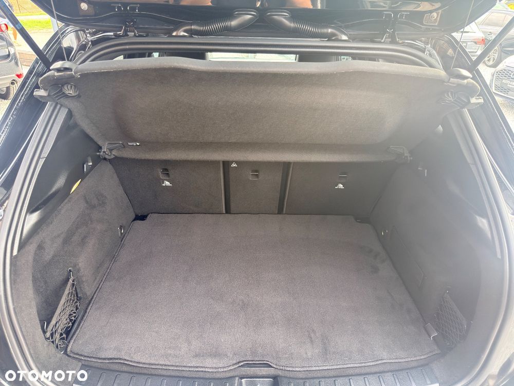 Mercedes-Benz GLA 200 d 8G-DCT AMG Line - 13