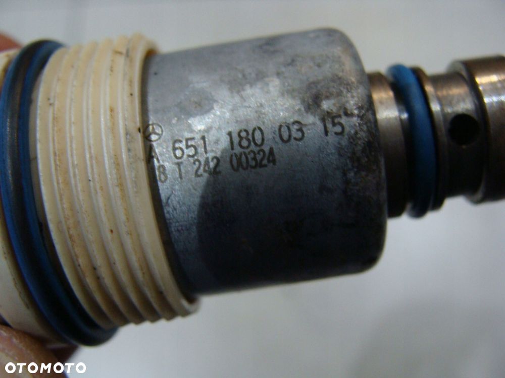 czujnik zawór oleju mercedes sprinter w906 2.2 cdi a6511800315 - 2