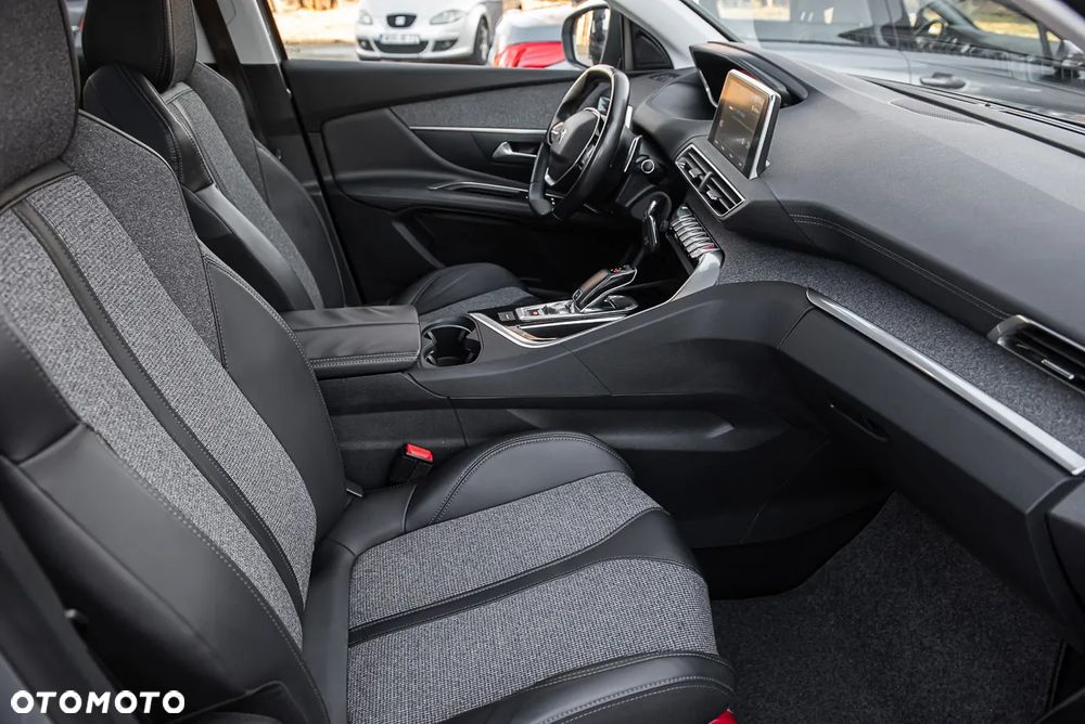 Peugeot 3008 PureTech 130 Stop & Start GPF EAT8 Allure - 23