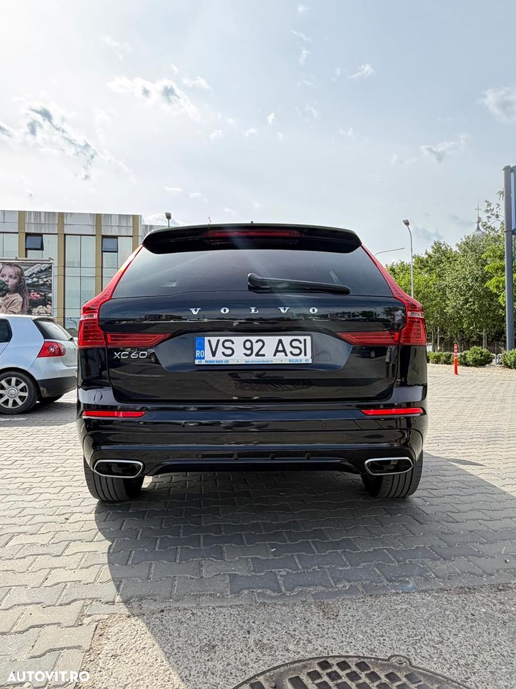 Volvo XC 60 B4 MHEV AWD R-Design - 4
