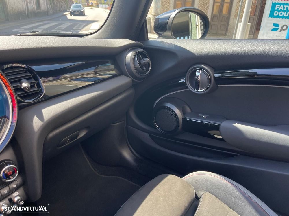 MINI Cabrio Cooper S Premium JCW Auto - 34