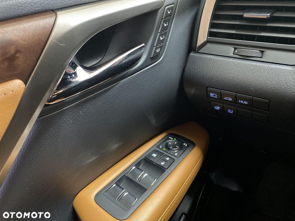 Lexus RX 450h Omotenashi - 20