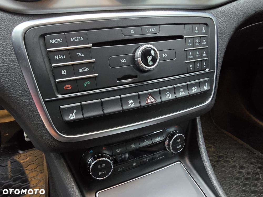 Mercedes-Benz CLA 45 AMG 4-Matic - 24