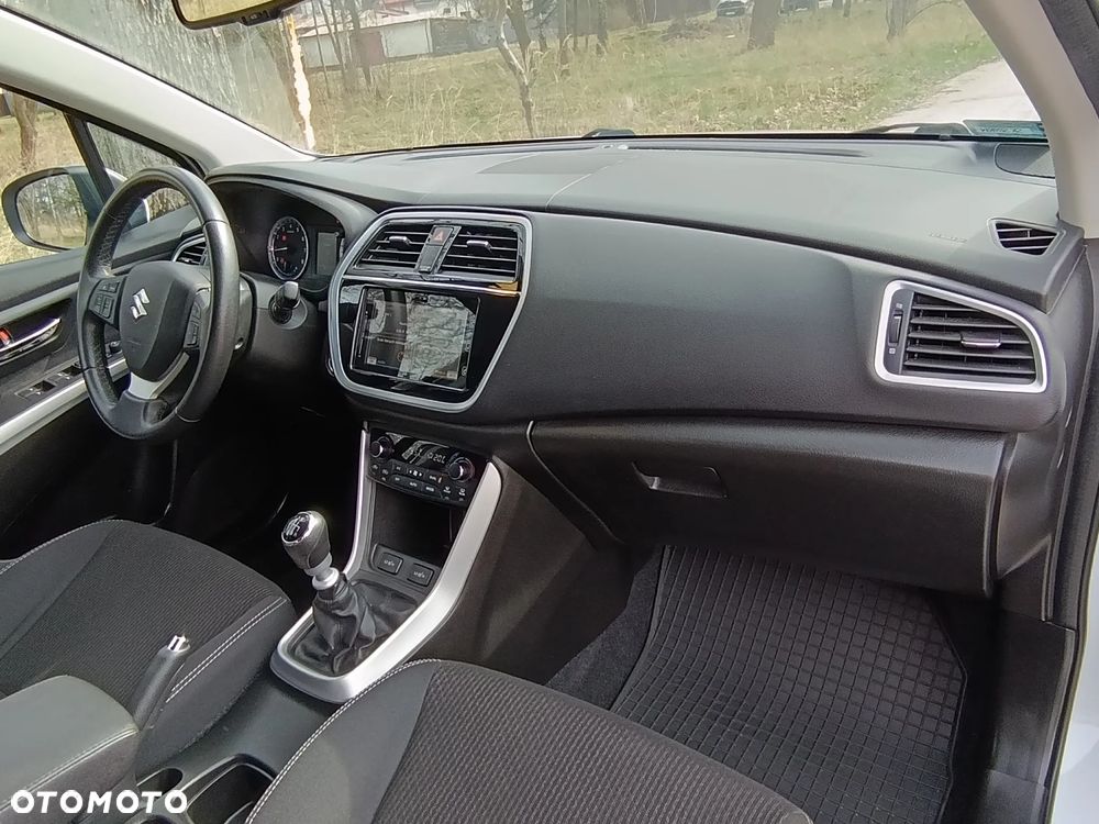 Suzuki SX4 S-Cross 1.4 T Premium - 14
