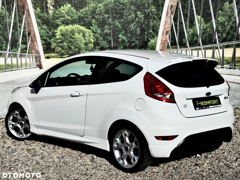 Ford Fiesta 1.6 Sport - 13