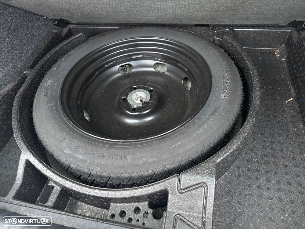 VW Tiguan 2.0 TDi Sport BlueMotion - 36