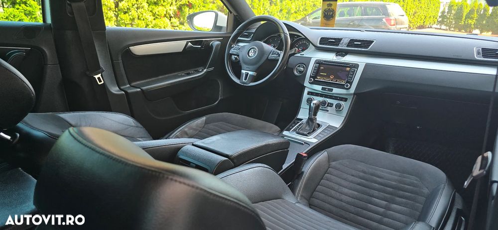Volkswagen Passat 2.0 TDI 4Motion DSG BlueMotion Tech R-Line - 12