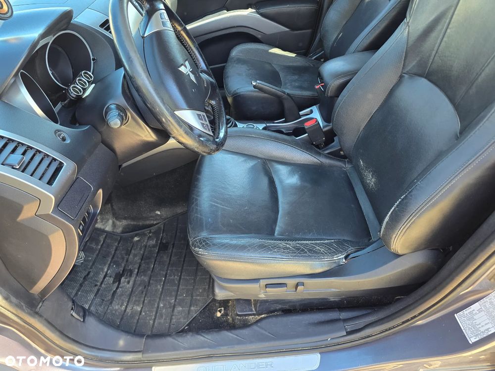 Mitsubishi Outlander 2.0 DID Instyle NAVI - 5