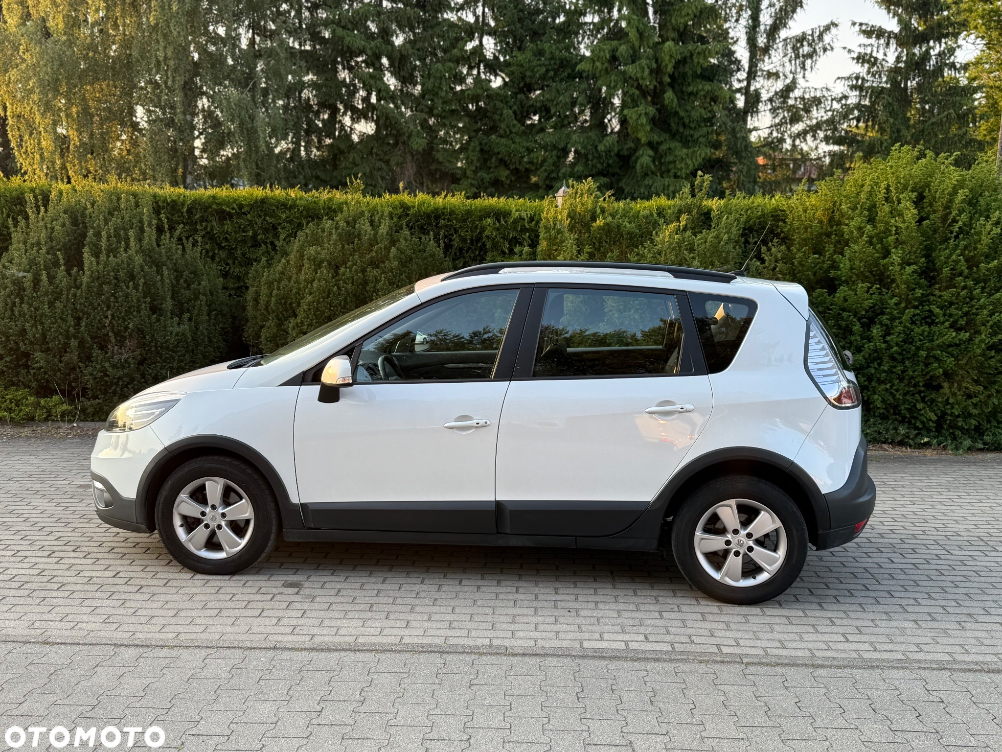 Renault Scenic Xmod 1.5 dCi Bose - 22