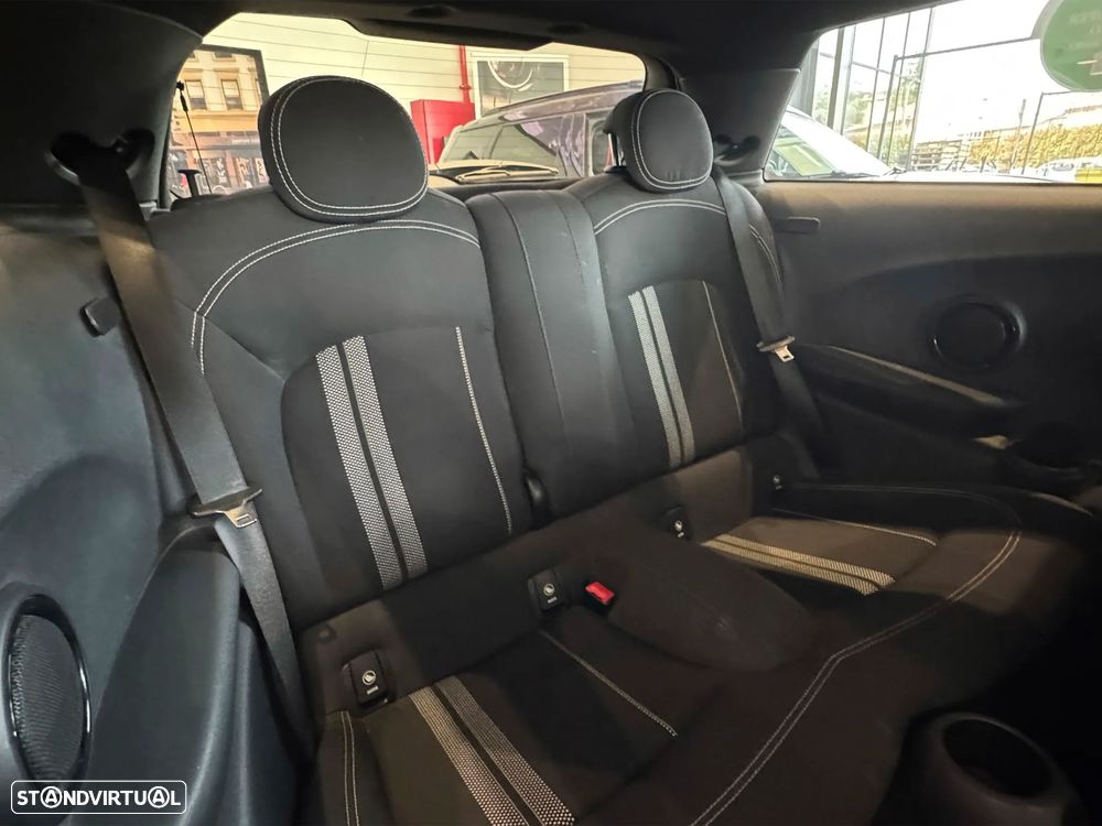 MINI 3 Portas Cooper Auto - 14