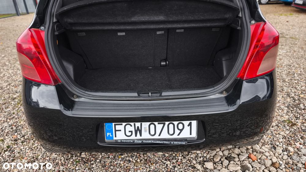 Toyota Yaris - 31