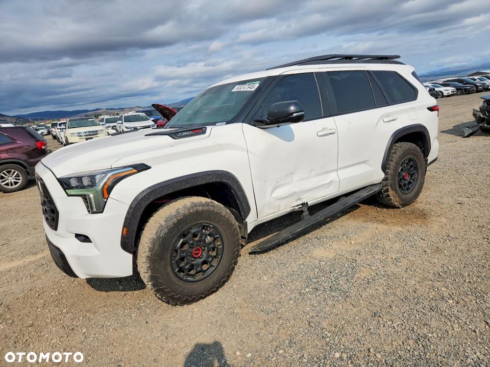 Toyota Sequoia - 3