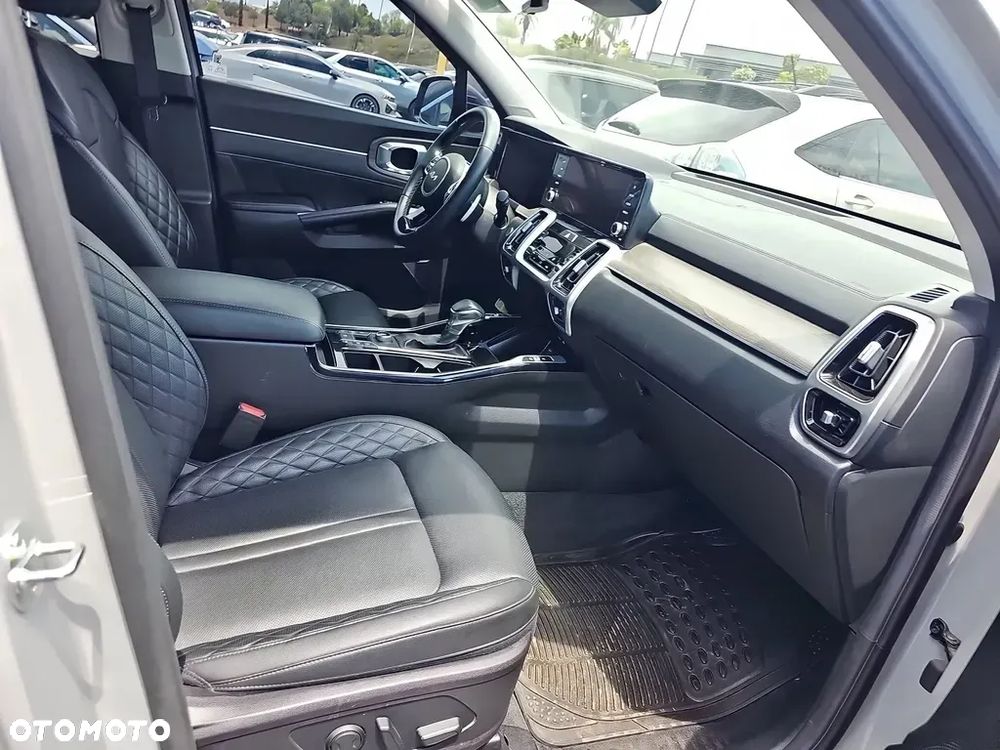 Kia Sorento - 8