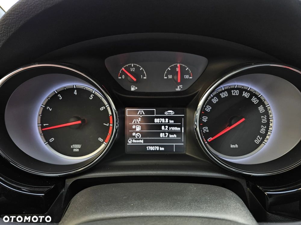 Opel Astra 1.4 Turbo Business - 11