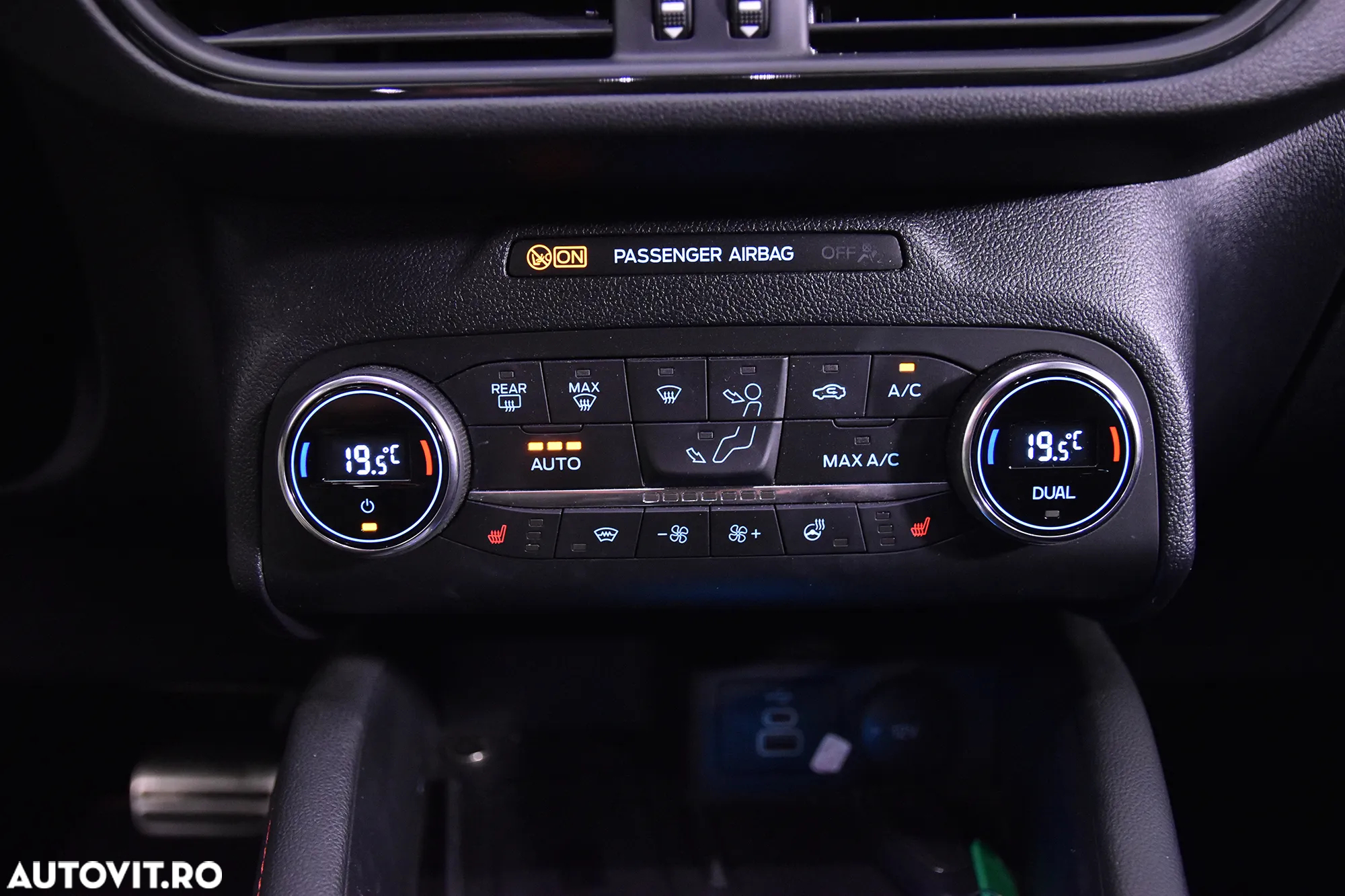 Ford Kuga - 17