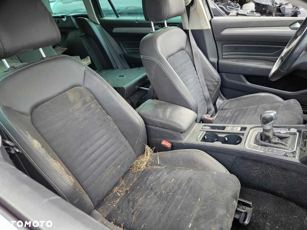 Volkswagen Passat ver-variant-1-4-tsi-plug--in--hybrid-dsg-gte - 17
