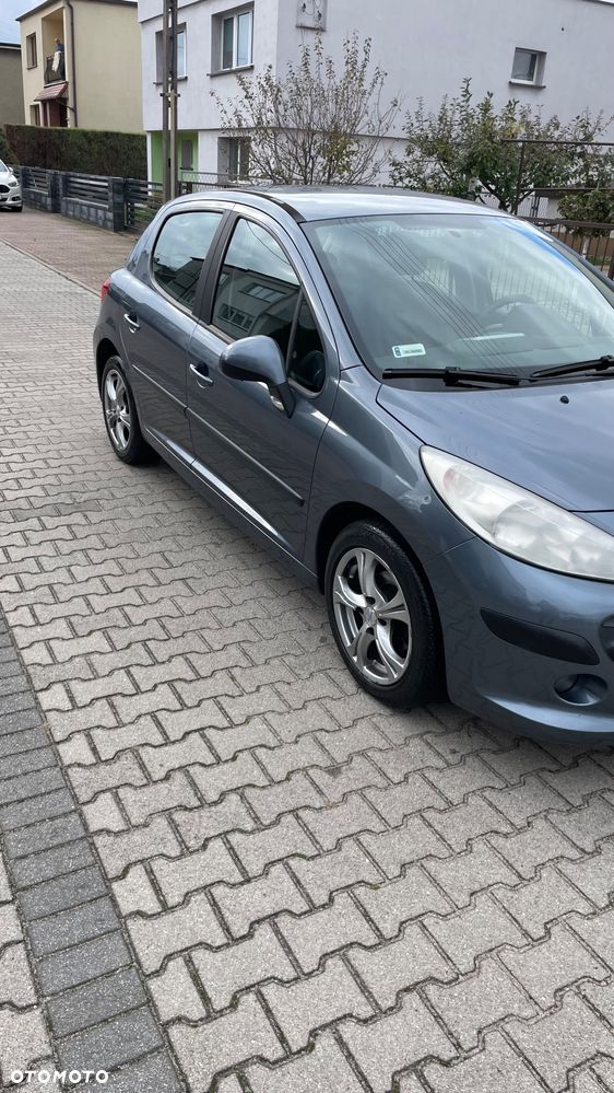 Peugeot 207 1.4 16V Trendy - 3